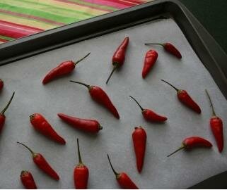 How+to+dry+chili+peppers+in+the+oven